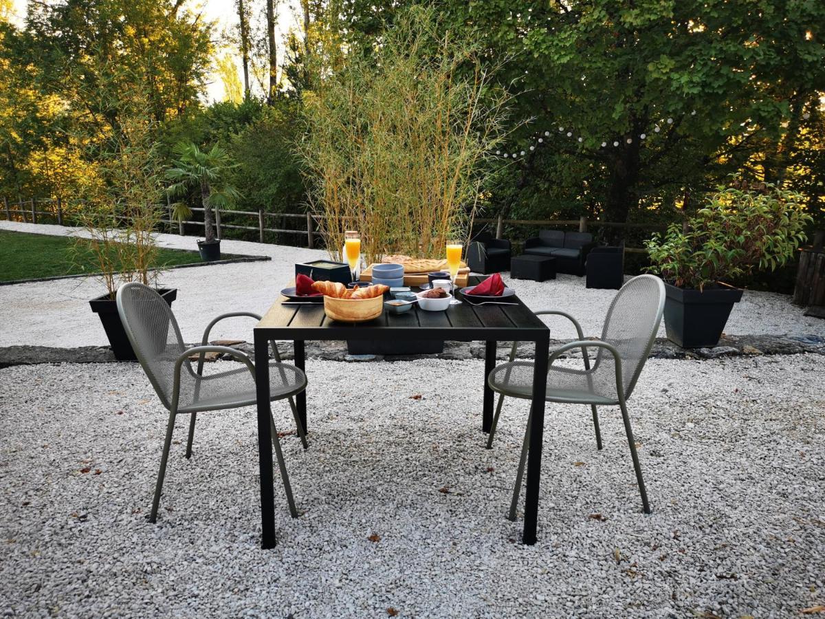 L'Etang De La Tourne Bed & Breakfast Les Marches Exterior foto
